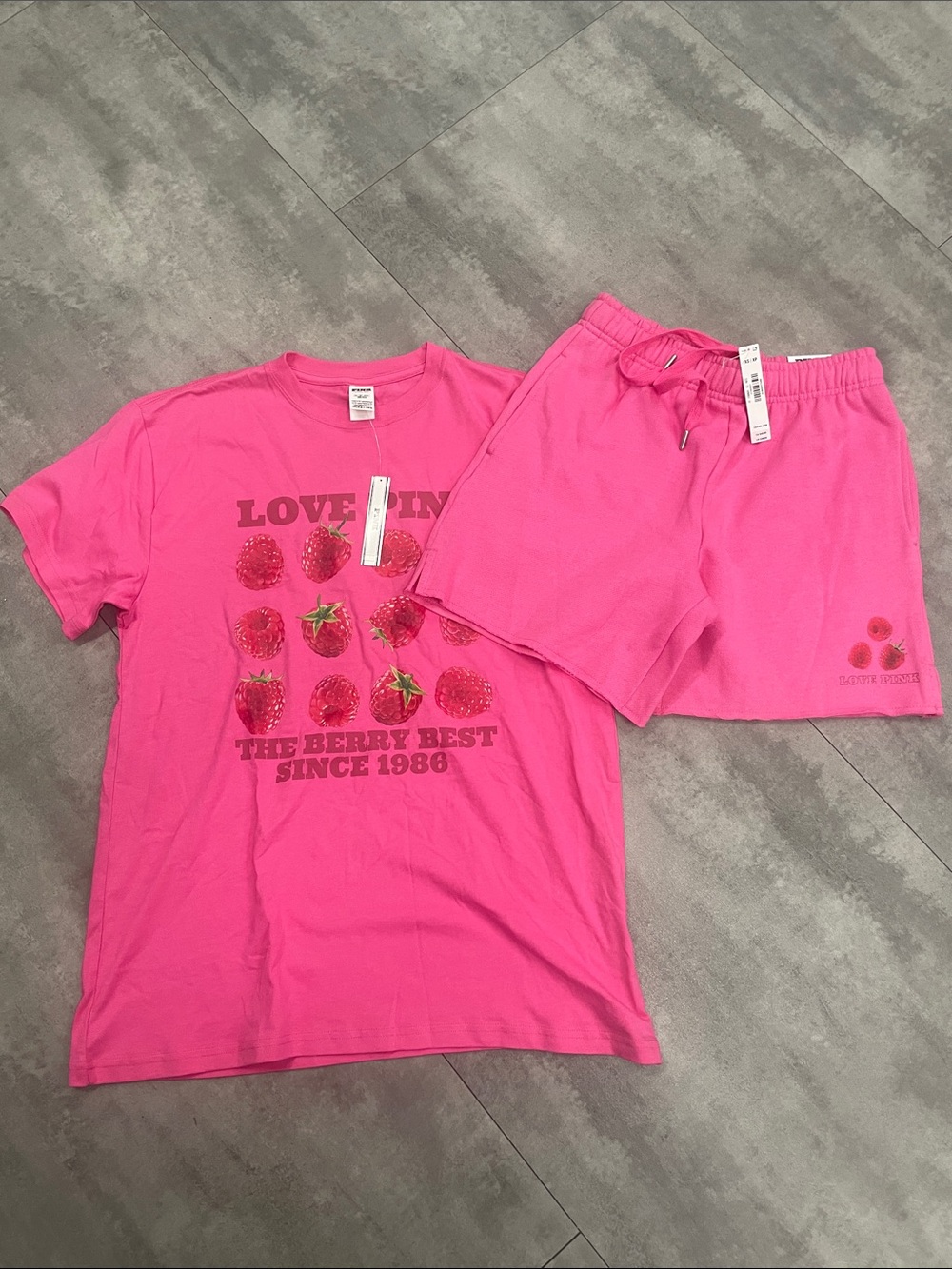 XS Victoria’s Secret pink matching Berry set Ivy fleece campus shorts & T-shirt
